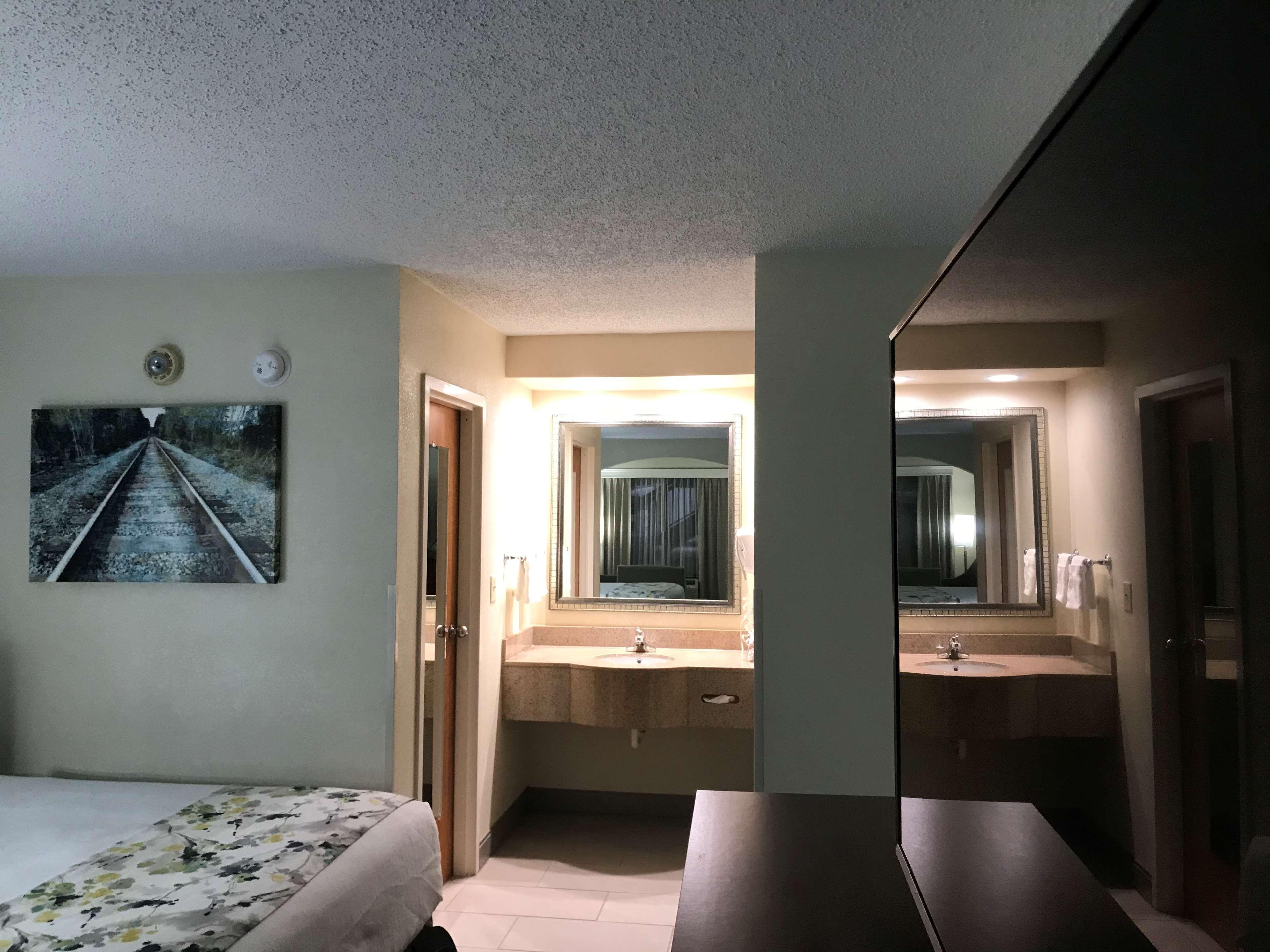 Best Western Inn & Suites Monroe Esterno foto
