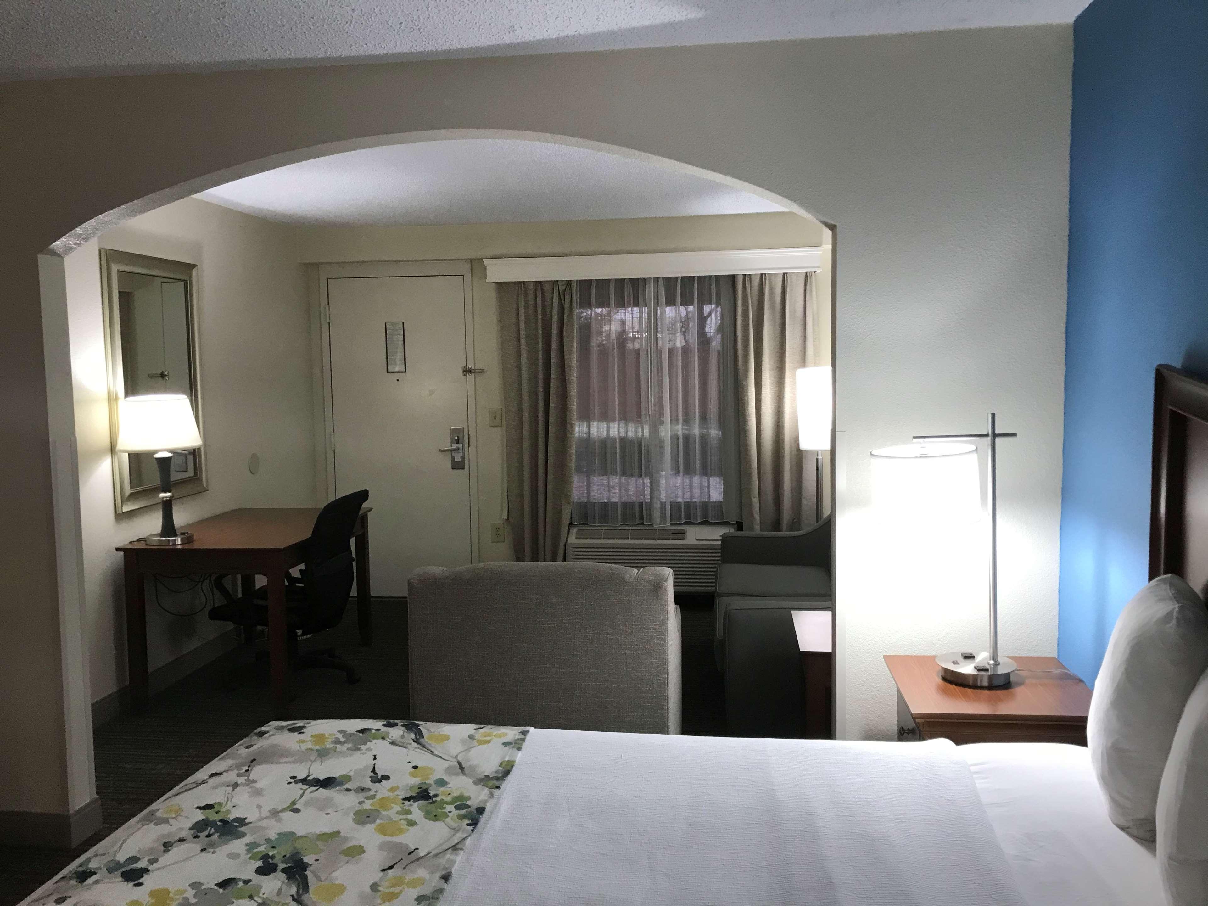 Best Western Inn & Suites Monroe Esterno foto