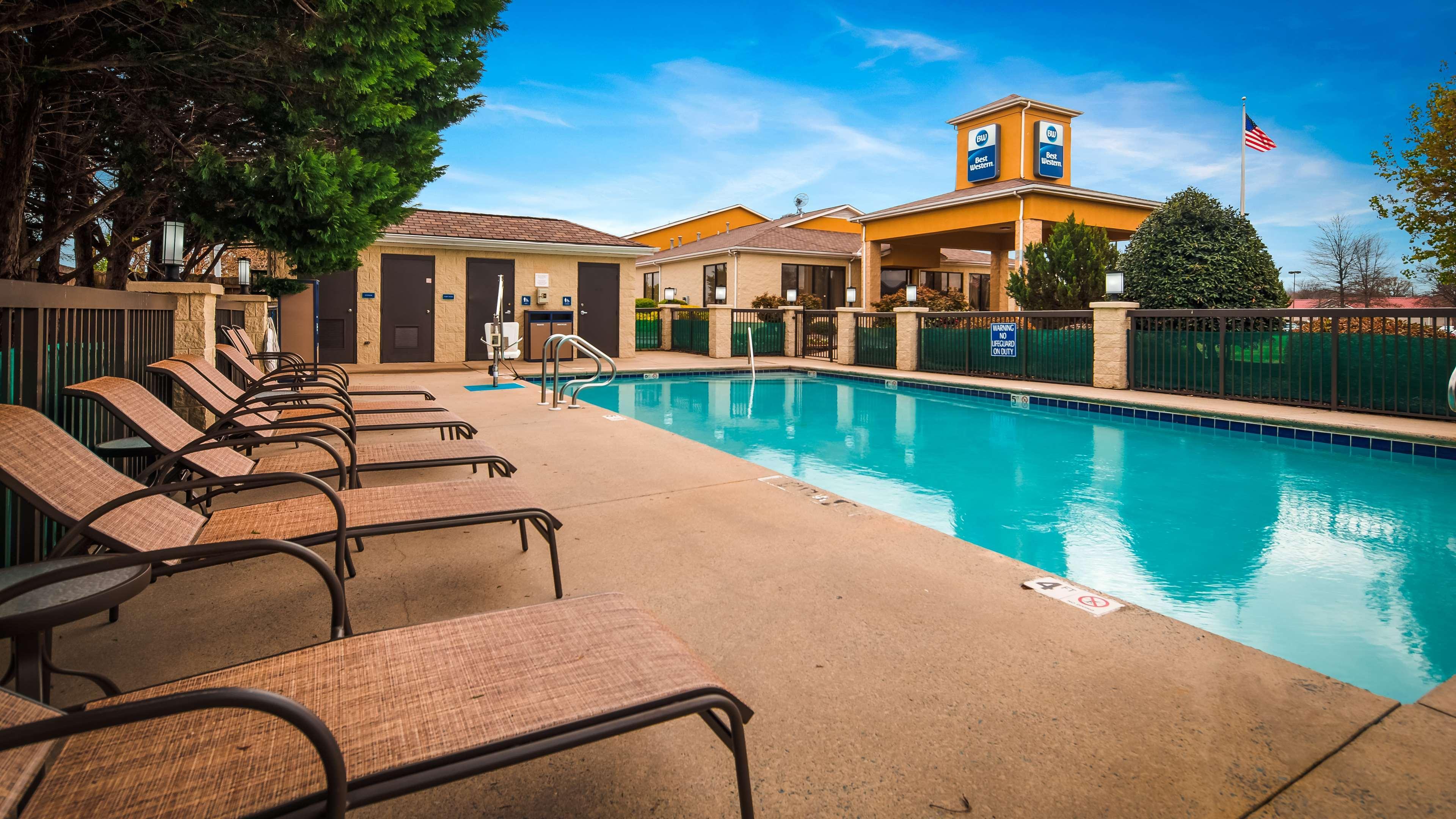 Best Western Inn & Suites Monroe Esterno foto
