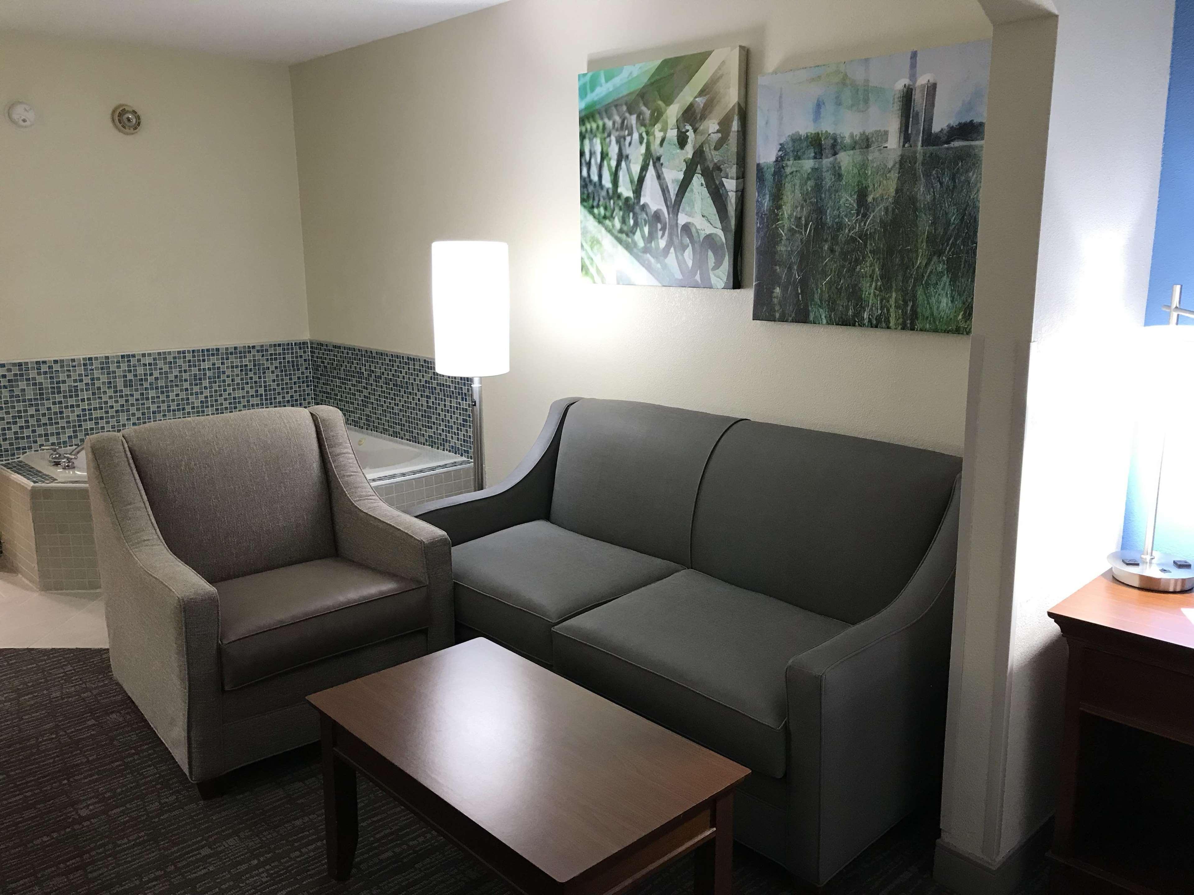 Best Western Inn & Suites Monroe Esterno foto