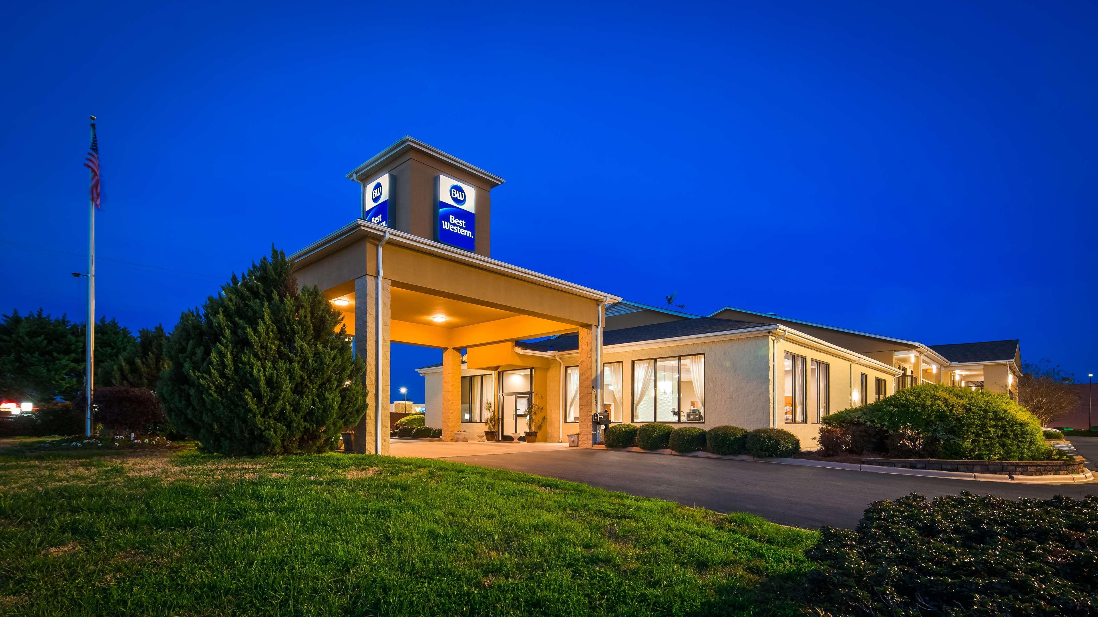 Best Western Inn & Suites Monroe Esterno foto