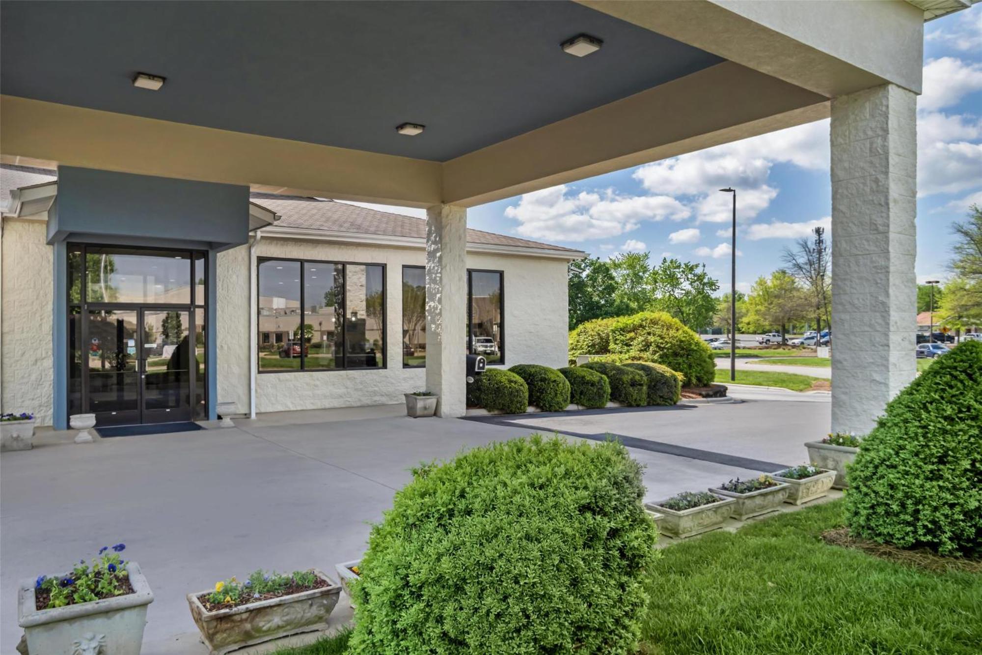 Best Western Inn & Suites Monroe Esterno foto