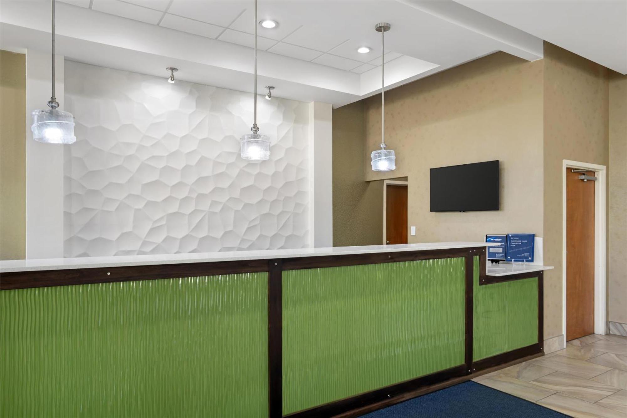 Best Western Inn & Suites Monroe Esterno foto